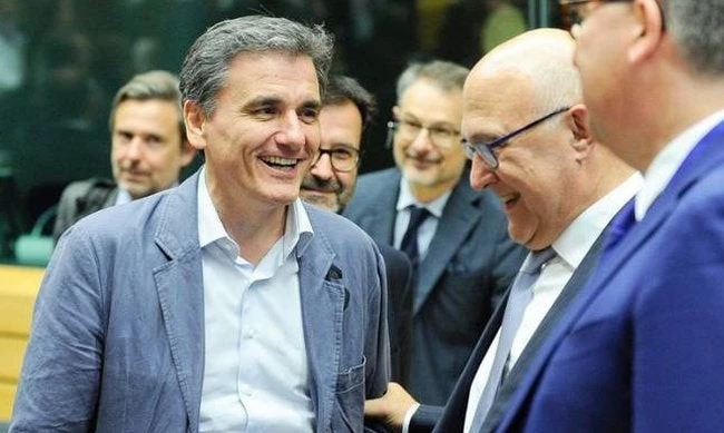 Μας κοροϊδεύει ο Τσακαλώτος: Ο ΕΝΦΙΑ αυξήθηκε, επειδή αποκτήσατε περισσότερα!